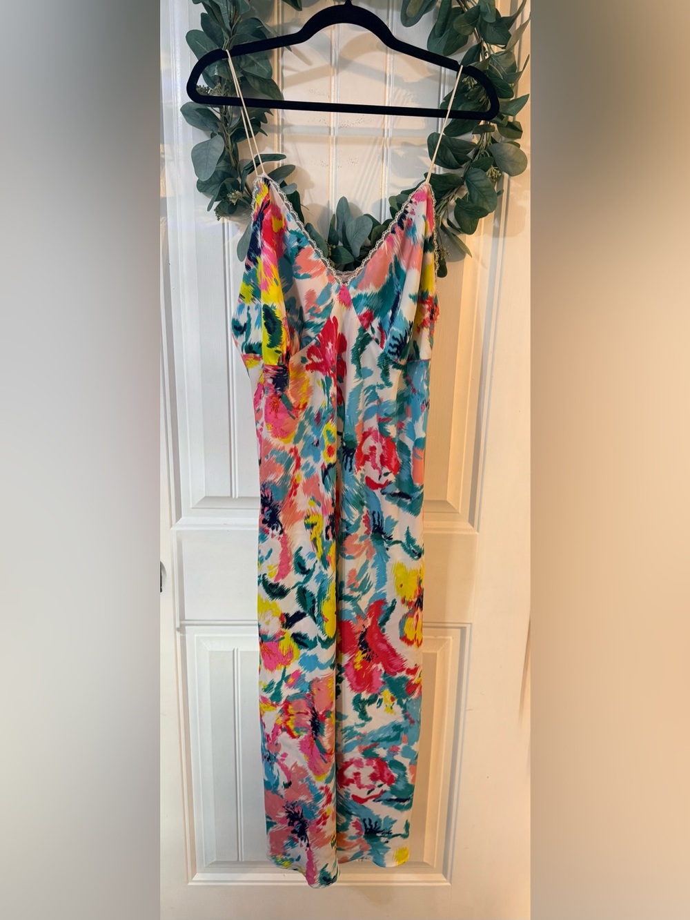 💫2/$25 • Forever 21 Lace-Trim Satin Floral Slip Dress